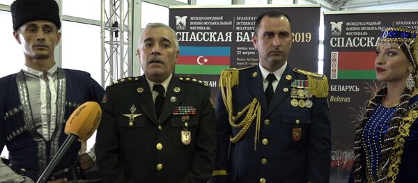 Величественный Джанги на Спасской башне - азербайджанские военные на фестивале в Москве - Sputnik Азербайджан