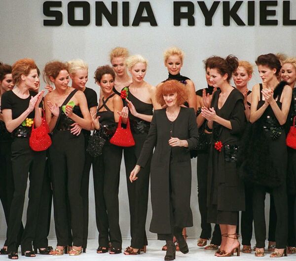 Чем обернется закрытие марки Sonia Rykiel: мнение главреда Azeri Obserber Чем обернется закрытие марки Sonia Rykiel: мнение главреда Azeri Obserber - Sputnik Азербайджан