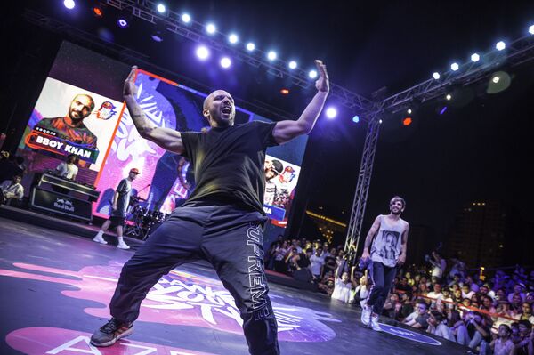 Red Bull Dance Your Style в Баку: как это было и кто стал чемпионом азербайджанского баттла? Red Bull Dance Your Style в Баку: как это было и кто стал чемпионом азербайджанского баттла? - Sputnik Азербайджан