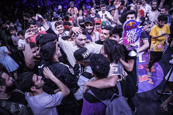 Red Bull Dance Your Style в Баку: как это было и кто стал чемпионом азербайджанского баттла? Red Bull Dance Your Style в Баку: как это было и кто стал чемпионом азербайджанского баттла? - Sputnik Азербайджан