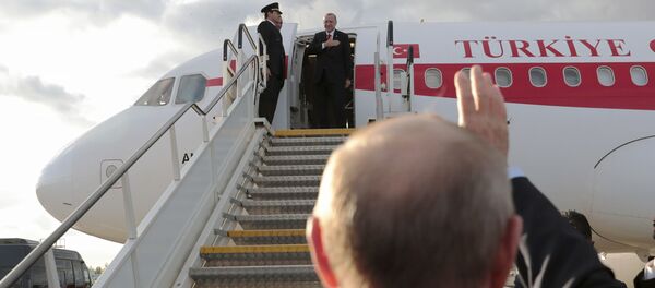 Rusiya Prezidenti Vladimir Putin Türkiyə Prezidenti Rəcəb Tayyib Ərdoğanı qarşılayır Rusiya Prezidenti Vladimir Putin Türkiyə Prezidenti Rəcəb Tayyib Ərdoğanı qarşılayır - Sputnik Азербайджан