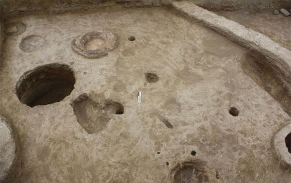 Археологические раскопки в местности Чаггаллытепе в Шабранском районе - Sputnik Азербайджан