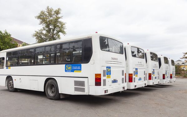 Новые более вместительные автобусы - Sputnik Азербайджан