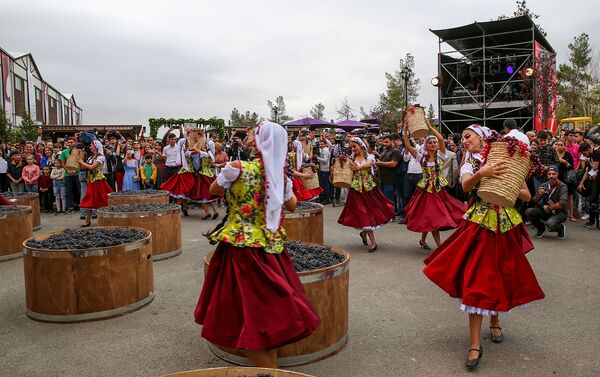Открытие первого Азербайджанского фестиваля винограда и вина в Шамахы - Sputnik Азербайджан