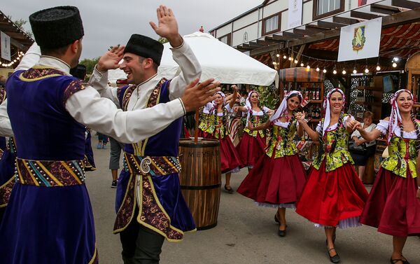 Открытие первого Азербайджанского фестиваля винограда и вина в Шамахы - Sputnik Азербайджан