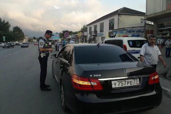 Рейд дорожной полиции в Худате - Sputnik Азербайджан