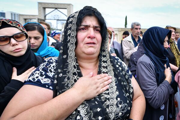 Aşura günü: İnanclı insanlar paytaxt məscidinə toplaşdılar - Sputnik Azərbaycan