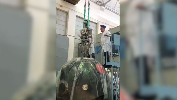 Робот Федор отправился в отпуск - Sputnik Азербайджан