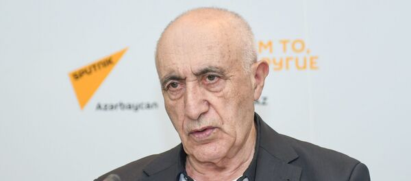 Эксперт в сфере образования Шахлар Аскеров Эксперт в сфере образования Шахлар Аскеров - Sputnik Азербайджан
