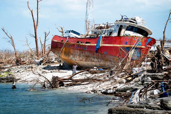 Последствия урагана Дориан на острове Абако, США - Sputnik Азербайджан