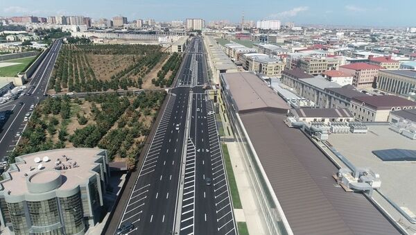 Как выглядит альтернативная магистраль в центре Баку - кадры после ремонта   - Sputnik Азербайджан