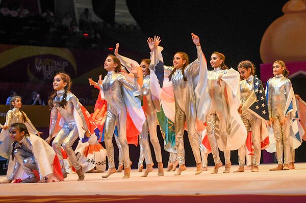 Церемония открытия 37-го Чемпионата Мира по художественной гимнастике на Национальной гимнастической арене в Баку - Sputnik Азербайджан