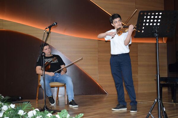 Sergey Doqadin söz verdi: “Mütləq Azərbaycan əsərini ifa edəcəyəm” Sergey Doqadin söz verdi: “Mütləq Azərbaycan əsərini ifa edəcəyəm” - Sputnik Azərbaycan
