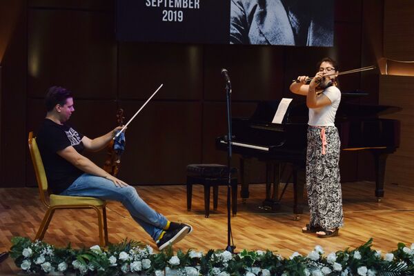 Sergey Doqadin söz verdi: “Mütləq Azərbaycan əsərini ifa edəcəyəm” Sergey Doqadin söz verdi: “Mütləq Azərbaycan əsərini ifa edəcəyəm” - Sputnik Azərbaycan