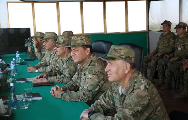 Азербайджанские военные нанесли удар по противнику в горах - фото, видео - Sputnik Азербайджан