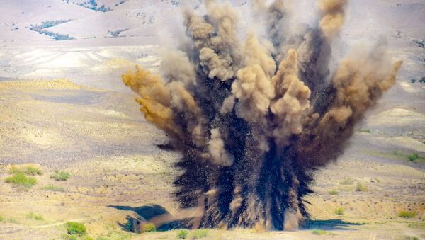 Взрыв мины, фото из архива - Sputnik Азербайджан