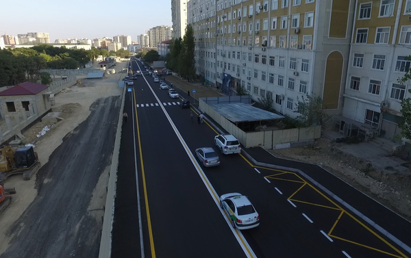 На участке улицы Джейхуна Салимова от перекрестка с улицей Абдулвахаба Саламзаде до улицы Джалила Мамедгулизаде в Насиминском районе проведены кратковременные ремонтно-строительные работы - Sputnik Азербайджан