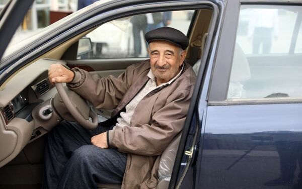  Инвалидам Карабахской войны подарили автомобили - Sputnik Азербайджан