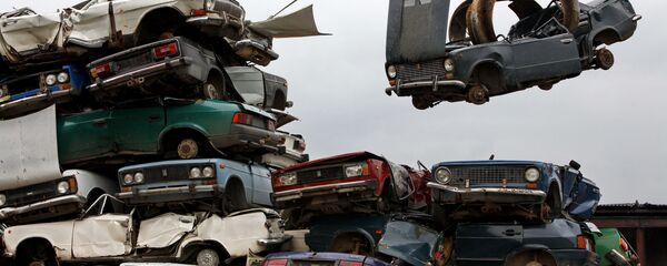 Утилизации автомобилей, фото из архива Утилизации автомобилей, фото из архива - Sputnik Азербайджан