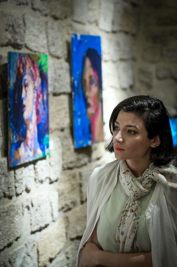 Персональная выставка шведского художника Симона Арнса в Баку - Sputnik Азербайджан