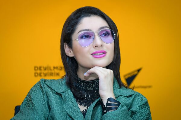 Nərmin Kərimbəyova: Avroviziya yarışında kimin şəxsi tanışlığı varsa, o keçir Nərmin Kərimbəyova: Avroviziya yarışında kimin şəxsi tanışlığı varsa, o keçir - Sputnik Azərbaycan