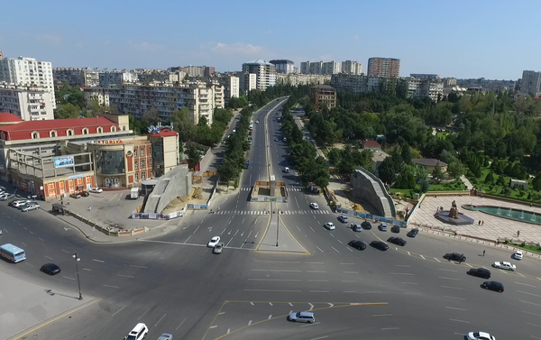 В Азербайджане строится семь наземных и подземных пешеходных переходов - Sputnik Азербайджан