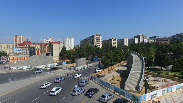 Государственное агентство Автомобильные дороги Азербайджана строит семь наземных и подземных пешеходных переходов - Sputnik Азербайджан