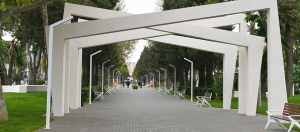 Atatürk prospektində yerləşən park Atatürk prospektində yerləşən park - Sputnik Азербайджан