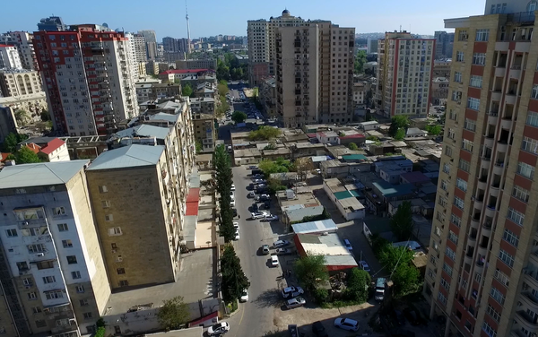Участок улицы Шафаята Мехтиева между ее пересечением с улицами Абдурагима Хагвердиева и Льва Ландау - Sputnik Азербайджан