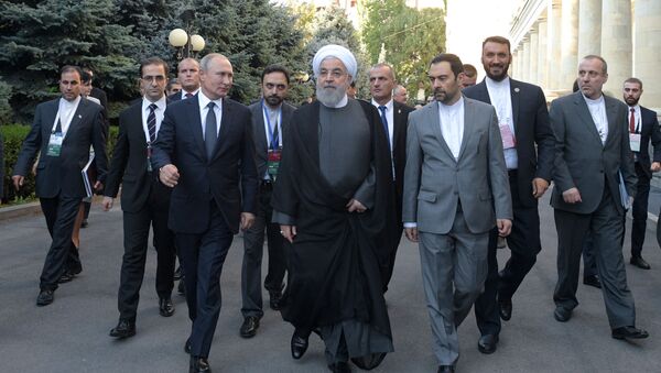 Президент России Владимир Путин и президент Ирана Хасан Рухани в Ереване - Sputnik Азербайджан