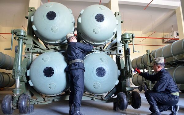 Вооружение и военная техника переводятся на зимний режим эксплуатации - Sputnik Азербайджан