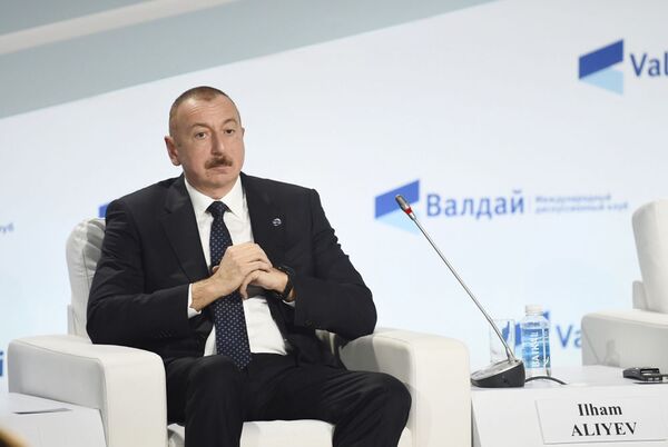 Президент Алиев выступил на заседании дискуссионного клуба Валдай Президент Алиев выступил на заседании дискуссионного клуба Валдай - Sputnik Азербайджан