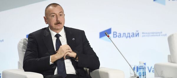  Prezident İlham Əliyev Soçidə “Valday” Beynəlxalq Diskussiya Klubunun XVI illik iclasının plenar sessiyasında - Sputnik Азербайджан