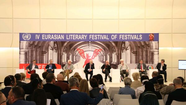 IV Евразийский литературный фестиваль фестивалей ЛиФФт-2019 торжественно открылся в Центре Гейдара Алиева - Sputnik Азербайджан