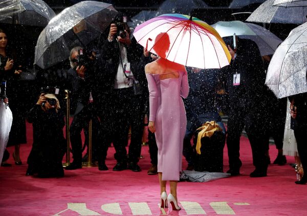 Актриса Рене Зеллвегер на премьере фильма Джуди в Лондоне - Sputnik Азербайджан