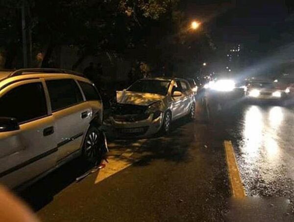 В Баку мужчина был сбит автомобилем, когда выходил из другой машины В Баку мужчина был сбит автомобилем, когда выходил из другой машины - Sputnik Азербайджан