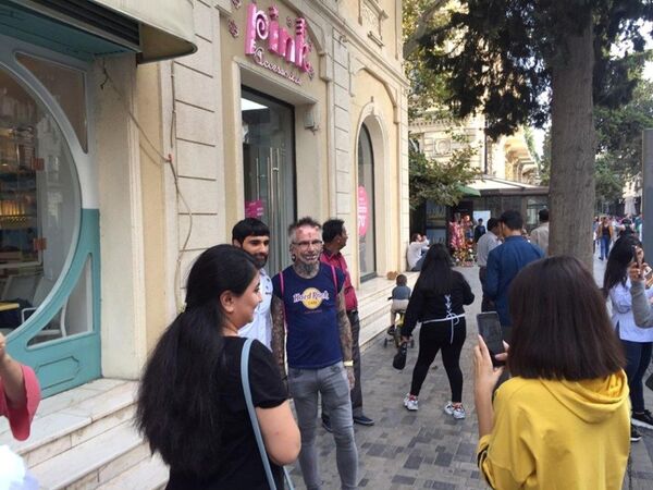 Gündəmi zəbt etmiş alman turist: Bakı məndə çox böyük təəssürat yaratdı Gündəmi zəbt etmiş alman turist: Bakı məndə çox böyük təəssürat yaratdı - Sputnik Azərbaycan
