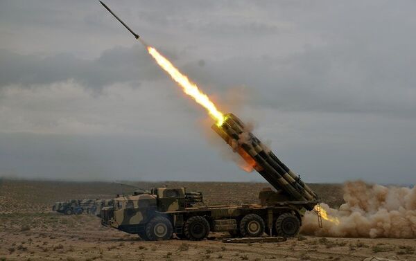 Ракетные и артиллерийские подразделения провели боевые стрельбы  - Sputnik Азербайджан