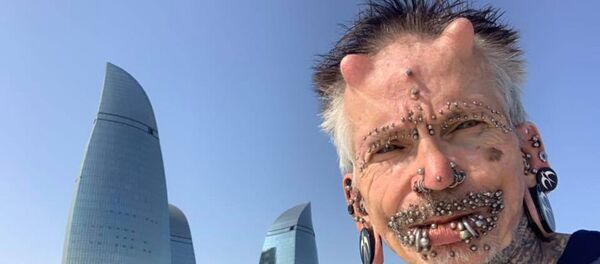 Alman turist Rolf Buccholz - Sputnik Азербайджан