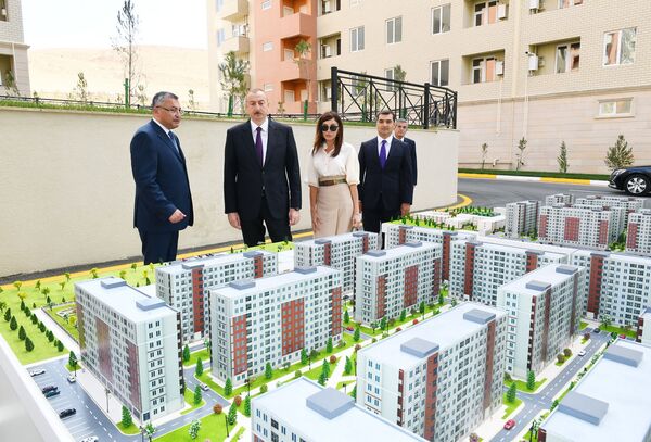 Prezident və birinci xanım “Qobu Park-2” yaşayış kompleksinin açılışında - FOTOLAR Prezident və birinci xanım “Qobu Park-2” yaşayış kompleksinin açılışında - FOTOLAR - Sputnik Azərbaycan