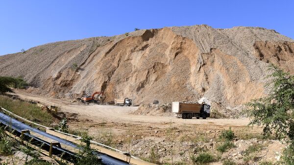 Вид на рудно-фосфатный карьер, фото из архива - Sputnik Azərbaycan