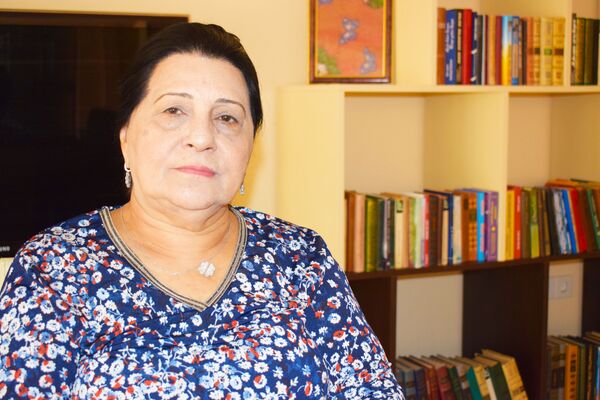 Əlindəki son konfeti övladına saxlayan atılmışlar: Onların adı çarəsizlik - REPORTAJ Əlindəki son konfeti övladına saxlayan atılmışlar: Onların adı çarəsizlik - REPORTAJ - Sputnik Azərbaycan
