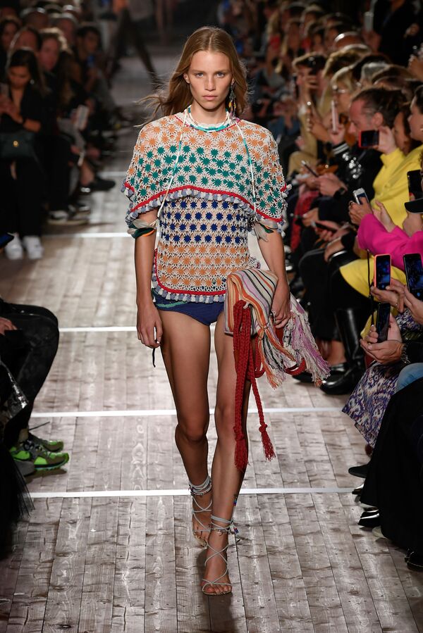 Итоги главных Fashion Weeks: что носить будем? Итоги главных Fashion Weeks: что носить будем? - Sputnik Азербайджан