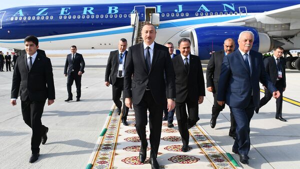 Президент Ильхам Алиев прибыл с рабочим визитом в Туркменистан - Sputnik Азербайджан