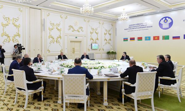 Ильхам Алиев: Азербайджан внес достойный вклад в победу над фашизмом Ильхам Алиев: Азербайджан внес достойный вклад в победу над фашизмом - Sputnik Азербайджан