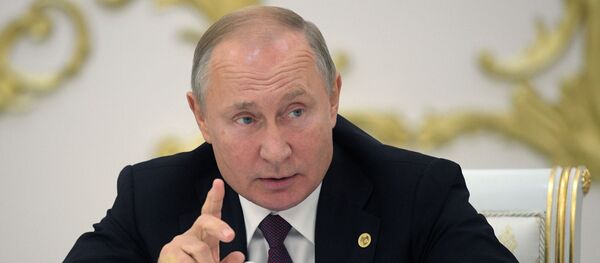 Президент РФ Владимир Путин на заседании Совета глав государств Содружества Независимых Государств (СНГ) Президент РФ Владимир Путин на заседании Совета глав государств Содружества Независимых Государств (СНГ) - Sputnik Азербайджан