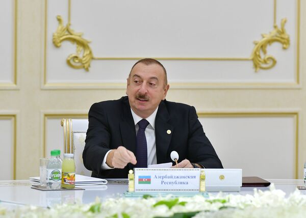Ильхам Алиев: Азербайджан внес достойный вклад в победу над фашизмом Ильхам Алиев: Азербайджан внес достойный вклад в победу над фашизмом - Sputnik Азербайджан