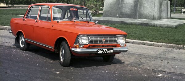 Советский легковой автомобиль малого класса Москвич-412. Советский легковой автомобиль малого класса Москвич-412. - Sputnik Азербайджан