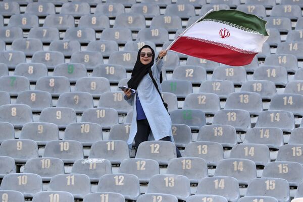Иранские болельщицы на Чемпионате мира по футболу - Sputnik Азербайджан