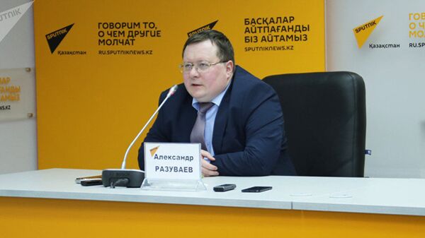 Руководитель информационно-аналитического центра Альпари Александр Разуваев - Sputnik Азербайджан